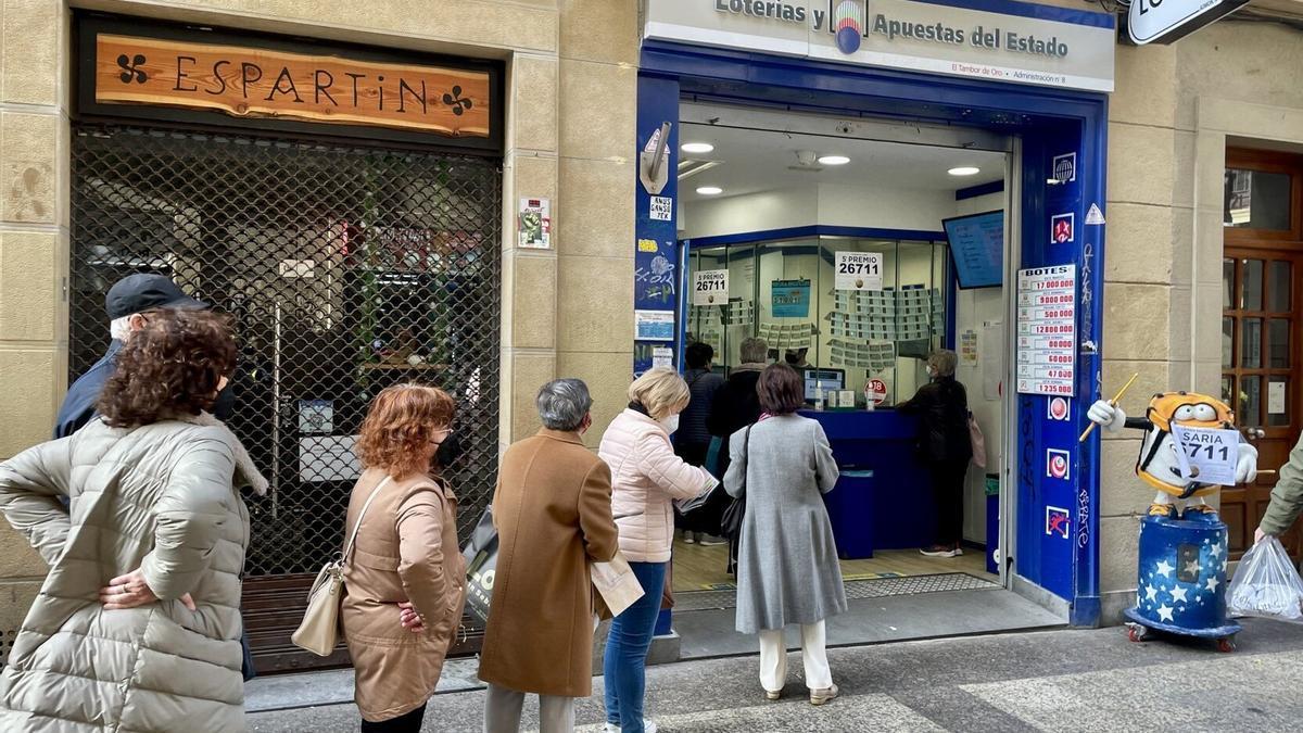 Colas para comprar Lotería en Donostia