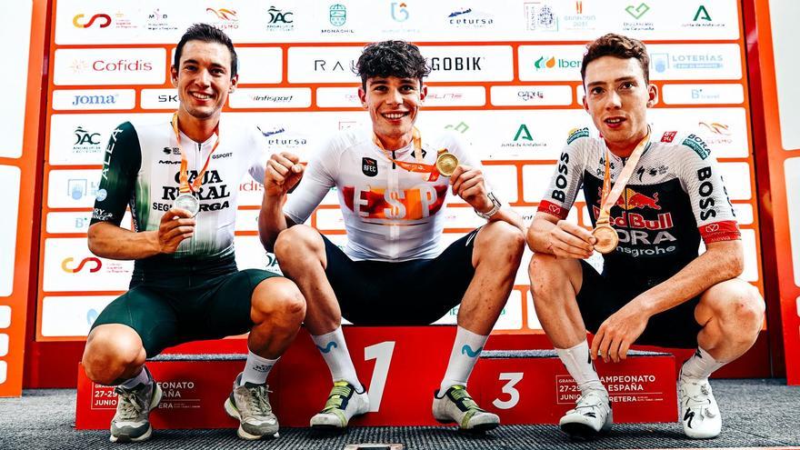 Barceló, segundo, Romeo, campeón, y Adrià, tercero.