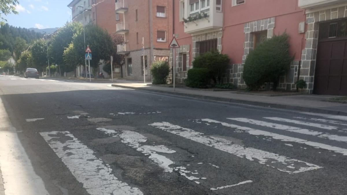 Imagen de Araba ibilbidea, cuyo firme está deteriorado.