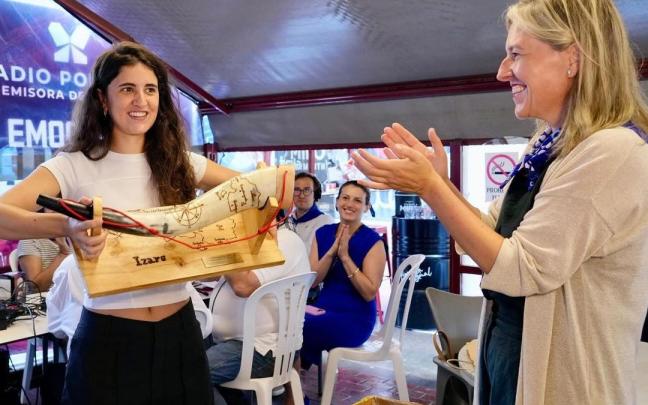 Izaro recogía el premio este miércoles