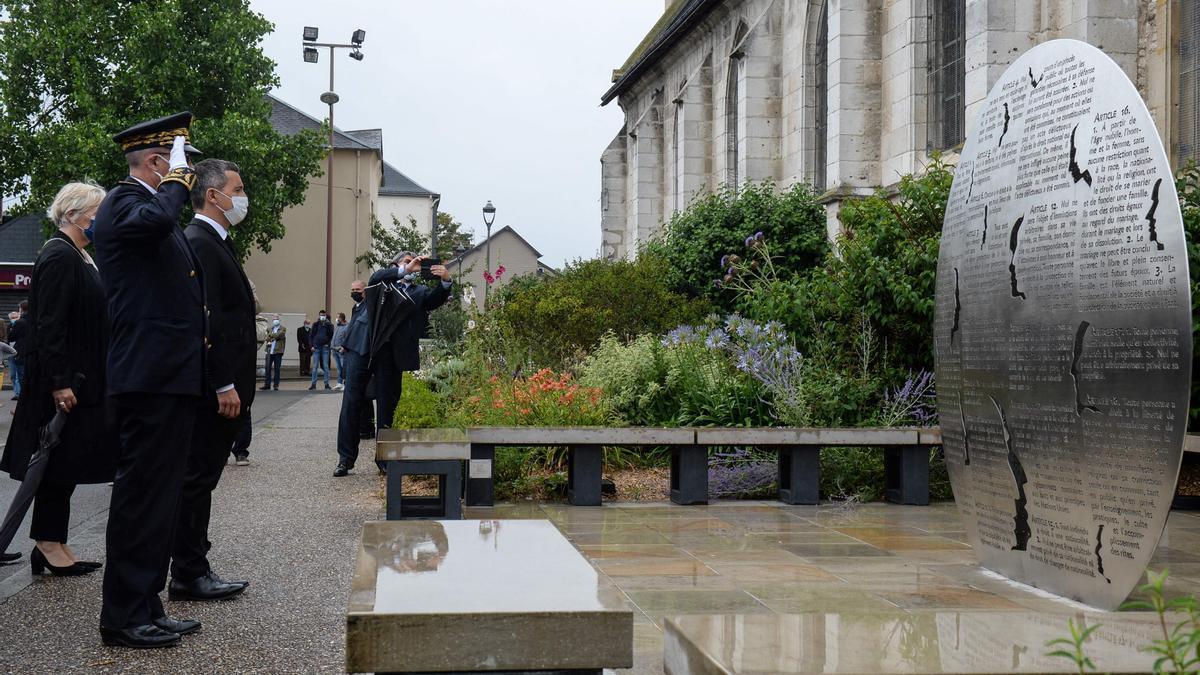 Acto conmemorativo en recuerdo al sacerdote Jacques Hamel, asesinado por dos jóvenes yihadistas en una parroquia de Normandia.