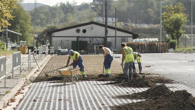 Obras en el aparcamiento de Zarkumendegi.