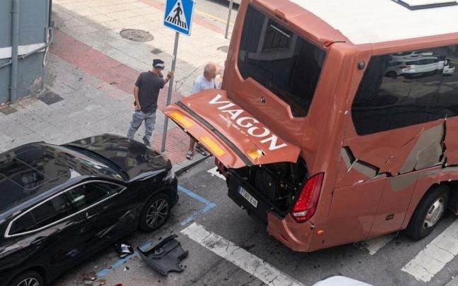 El impactante golpe de una autocaravana a un coche en Santander que ya es viral