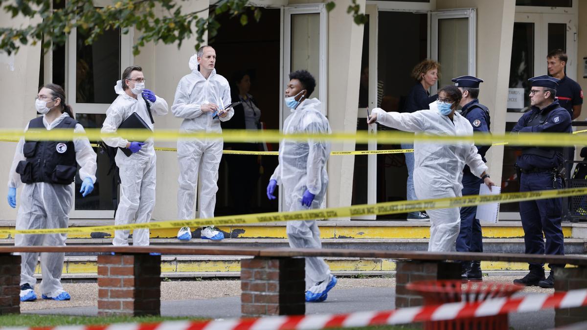 Dispositivo desplegado tras el ataque terrorista en un colegio de Arrás.