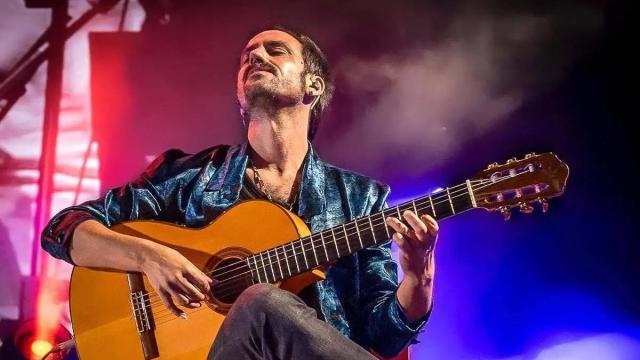 Víctor Iniesta, guitarrista, compositor y cantante madrileño.