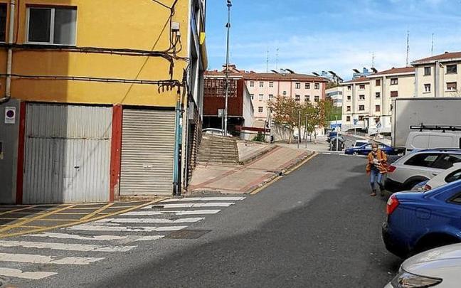 La calle registra un gran tránsito de personas y vehículos. La calle registra un gran tránsito de personas y vehículos.