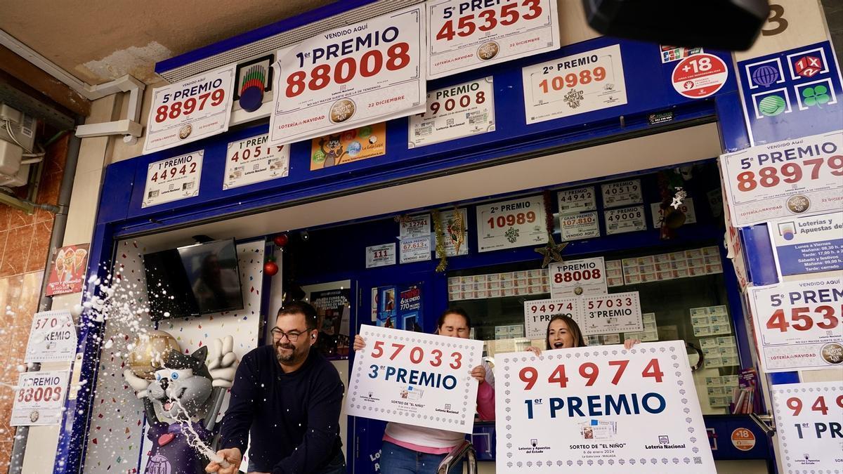 Agraciados con el primer premio de la Lotería del Niño