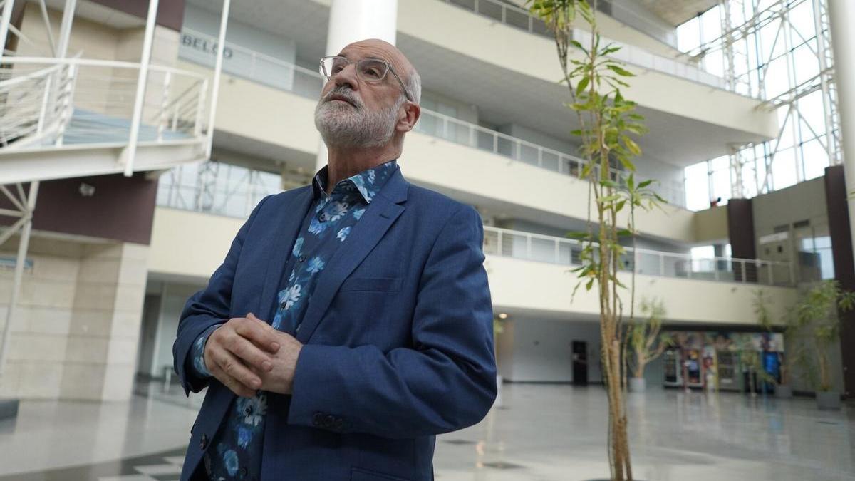 El escritor y profesor Fernando Aramburu.