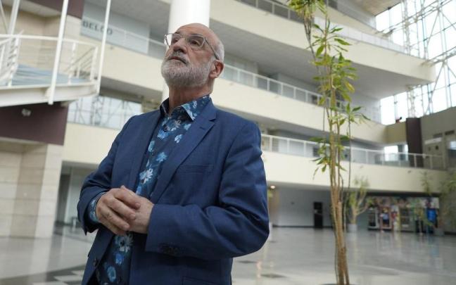 El escritor y profesor Fernando Aramburu.