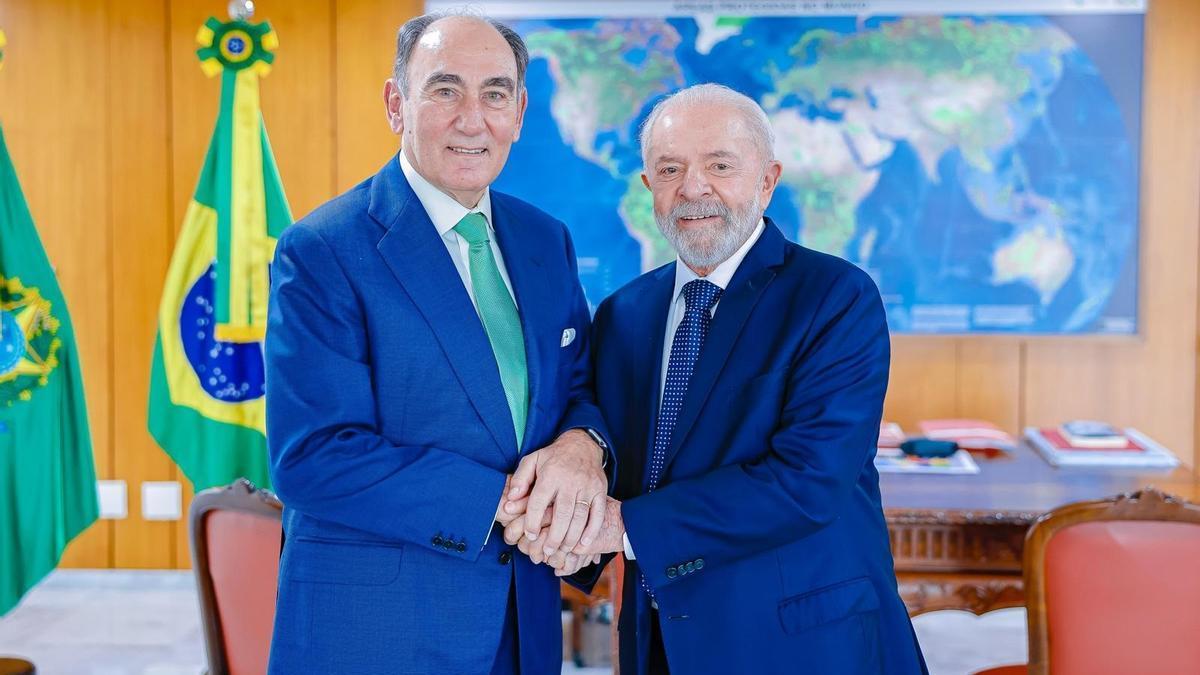 El presidente de Iberdrola, Ignacio Sánchez Galán, junto al mandatario brasileño, Luiz Inácio Lula da Silva