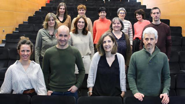 Madres y padres agrupados en GHauzatu en la presentación de la asociación, este 14 de marzo en kultur etxea, coincidiendo con el Día Internacional de las Altas Capacidades Intelectuales.