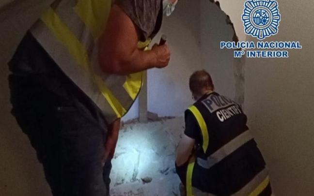 Agentes hallan un cadáver emparedado en Torremolinos.