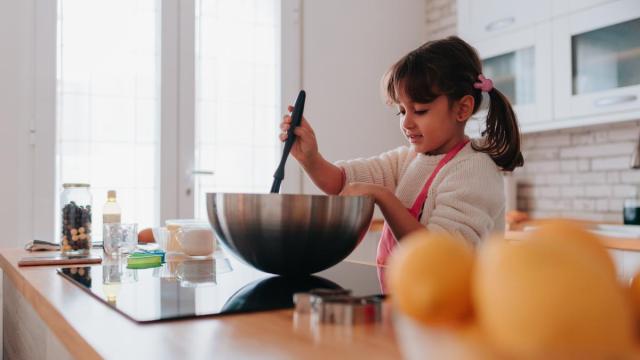 Aprender a cocinar desde niños es clave en la educación. / M.R.D./Freepik Aprender a cocinar desde niños es clave en la educación.