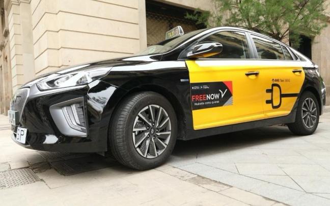 Imagen de un taxi en la ciudad de Barcelona. / EP Imagen de un taxi en la ciudad de Barcelona.