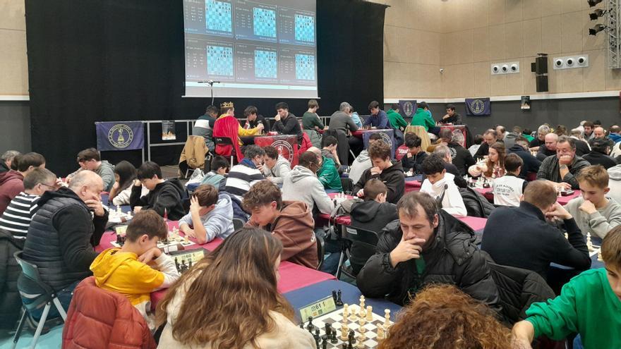 Cerca de doscientos ajedrecistas se dieron cita en Elkargunea para tomar parte en el Torneo San Andrés organizado por Anaitasuna-Kakute.