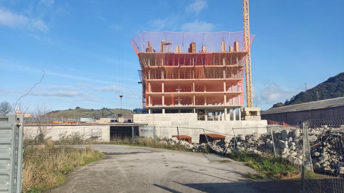 Construcción de viviendas en Torreaga, cerca de la estación de Zumaia.