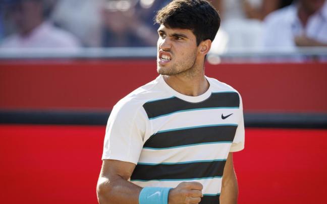 Carlos Alcaraz, durante su partido de cuartos de final en Queen's