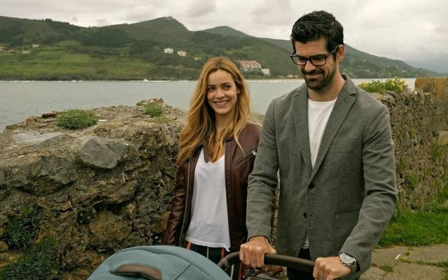 Anne y Jon junto a su hija, en "Presunto culpable"