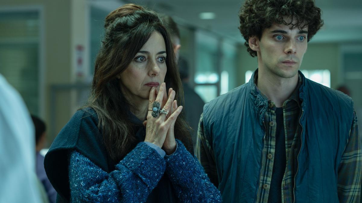 Cecilia Suárez y Álvaro Rico, en una escena de la serie ‘El jardinero’