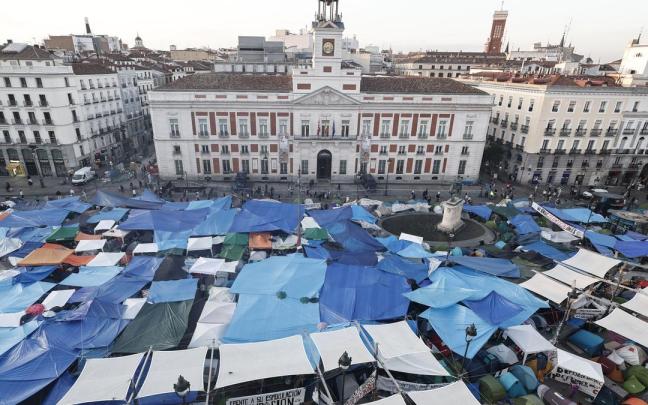 En imágenes: Más de mil acampados en Sol tras la tercera noche de protestas
