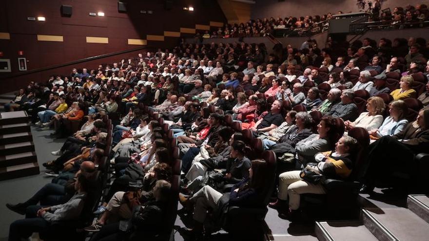 El salón Zelai Arizti, abarrotado, en el estreno del documental.