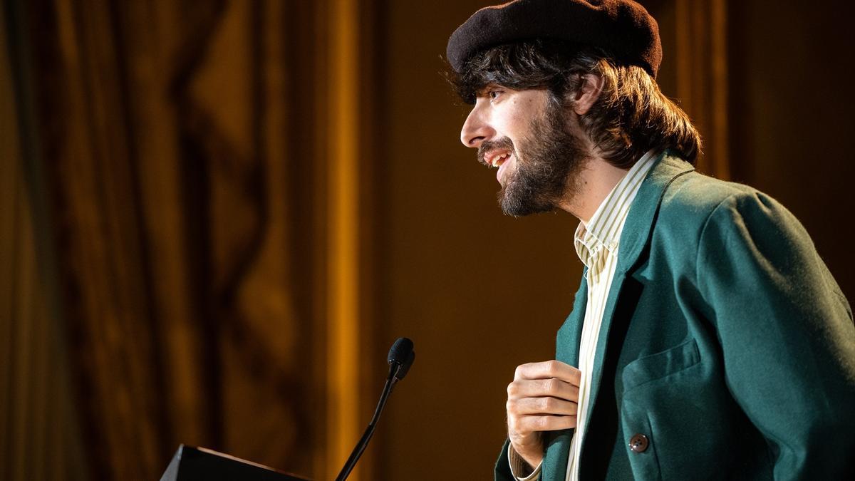 El escritor David Uclés interviene tras ganar el 82º Premio Nadal con 'La ciudad de las luces muertas' durante la ceremonia del 82º Premio Nadal de novela.