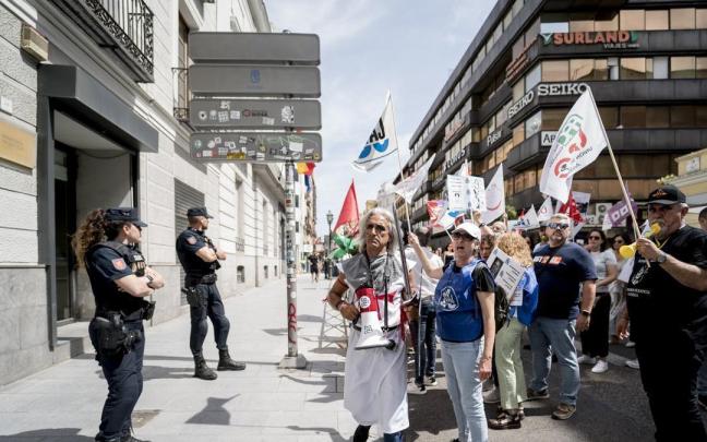 Concentración de los funcionarios frente al Ministerio de Justicia.