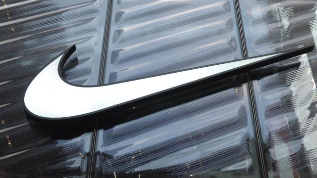 La Administración Trump investiga a Nike por supuesta discriminación laboral contra trabajadores blancos.