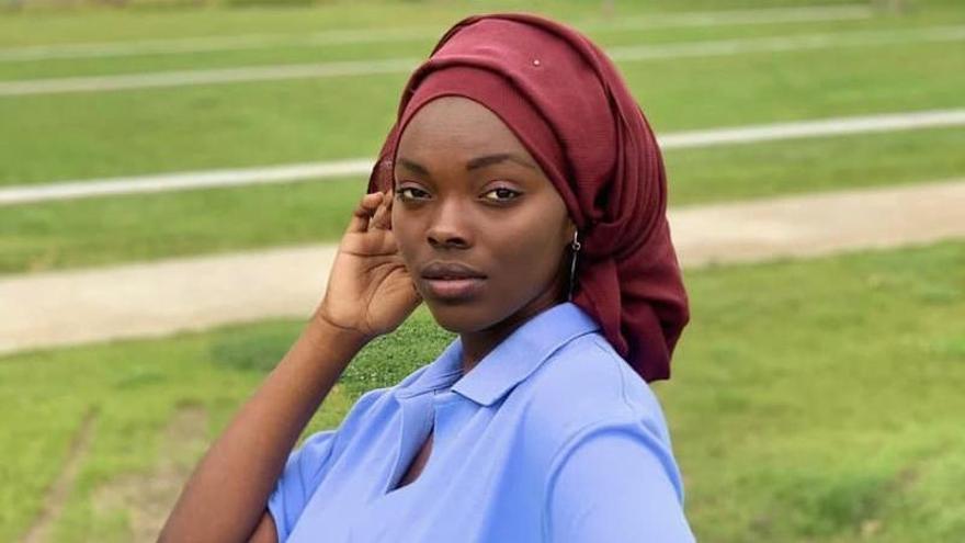 La activista guineana Hadja Idrissa Bah fue la encargada de dar la primera charla ayer