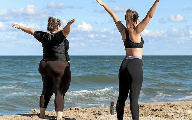 Una rutina de actividad física, incluso en vacaciones, es básica para mantener los kilos a raya. | FOTO: FREEPIK Una rutina de actividad física, incluso en vacaciones, es básica para mantener los kilos a raya. | FOTO: FREEPIK