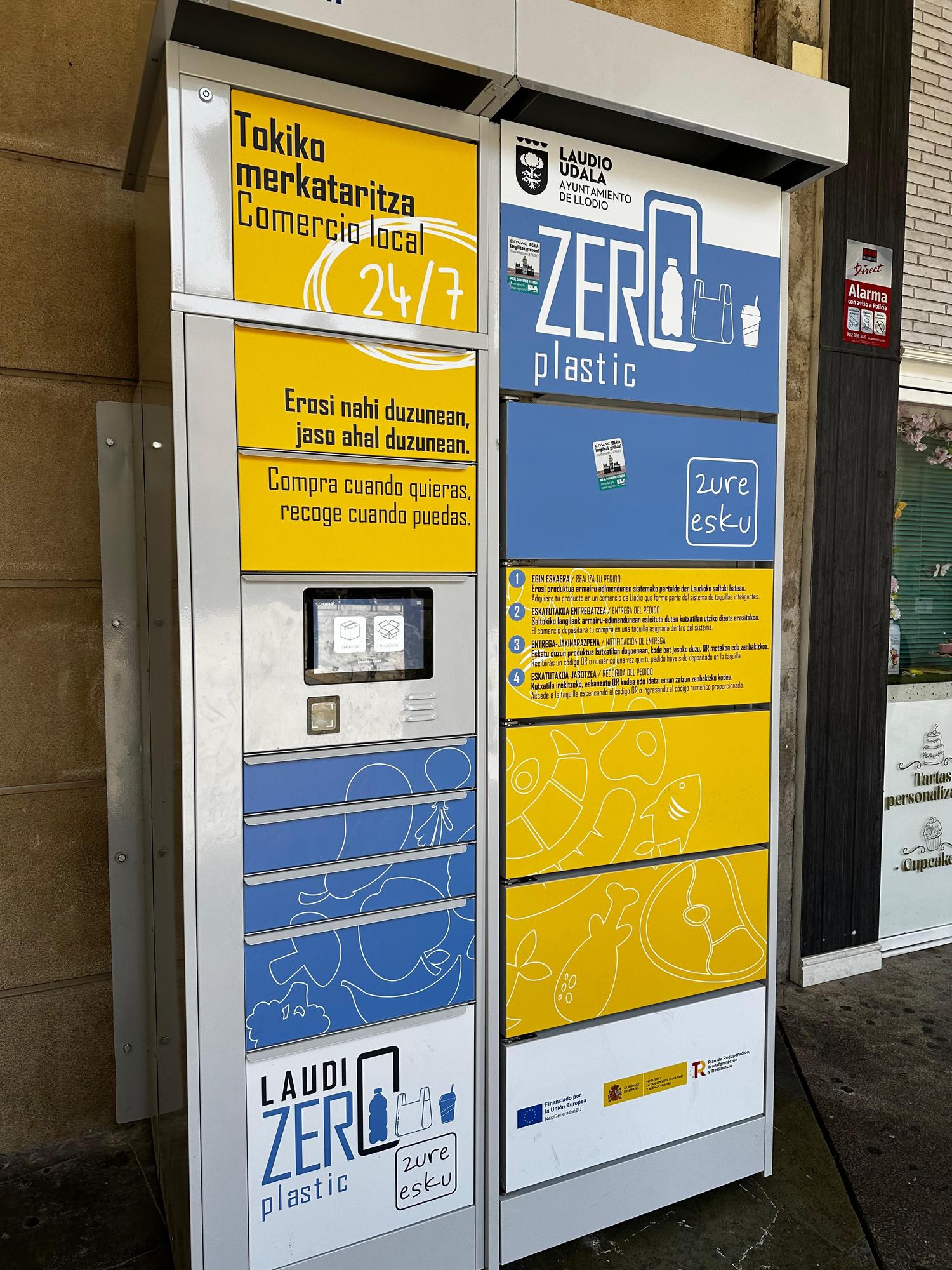 Detalle de una de las taquillas inteligentes instalada en Laudio