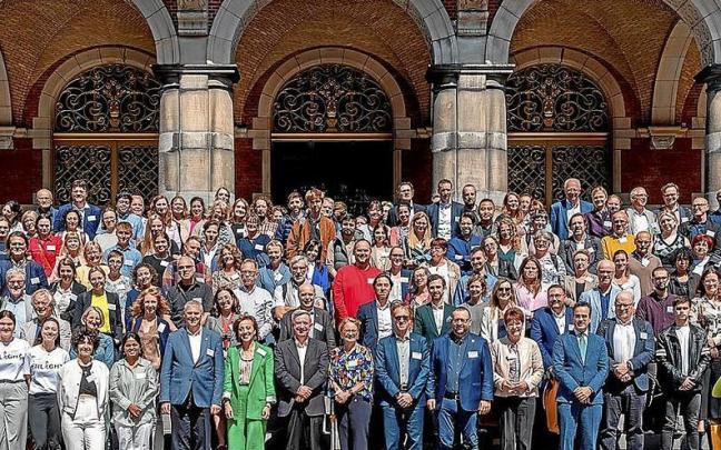 Participantes en la última reunión de Enlight, celebrada en la Universidad de Groninga. | FOTO: UPV/EHU