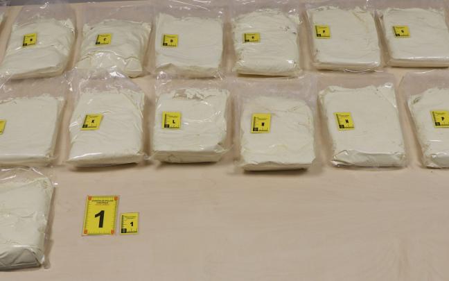 28 kilos de speed incautados en una vivienda de Cortes. Fotos: Policía Foral