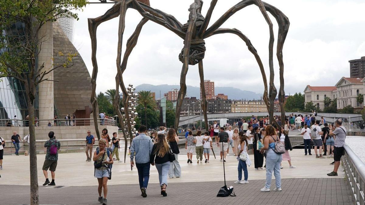 Turistas en el Guggenheim