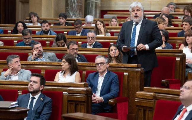 El presidente de Junts en el Parlament, Albert Batet, interviene durante el último pleno de la legislatura, en el Parlament de Catalunya, a 26 de julio de 2023. El presidente de Junts en el Parlament, Albert Batet, interviene durante el último pleno de la legislatura, en el Parlament de Catalunya, a 26 de julio de 2023.