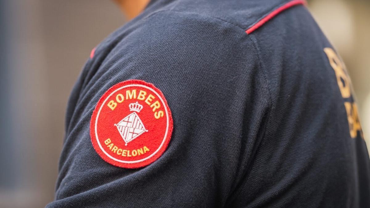 Un agente de Bombers de Barcelona.