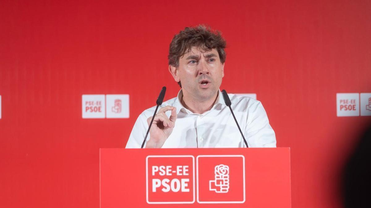 El secretario general del PSE, Eneko Andueza, en el Comité Nacional