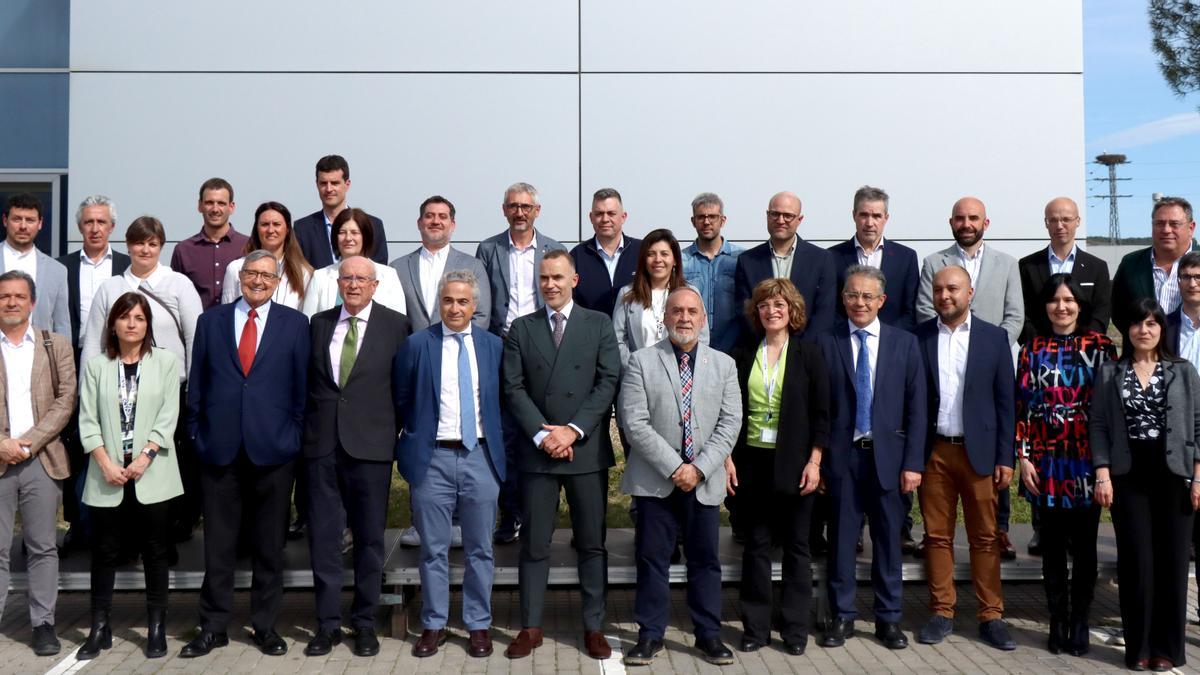 Integrantes del proyecto Spain Food Valley en las instalaciones del CNTA, en San Adrián.