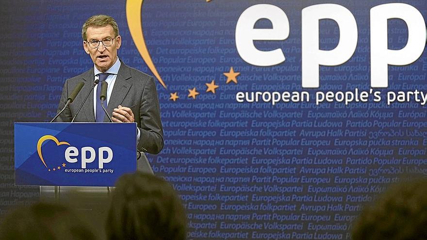 Alberto Núñez Feijóo, ayer en rueda de prensa tras la cumbre del Partido Popular Europeo en Bruselas. | FOTO: EFE