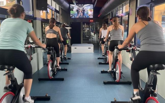 La sala de ciclo indoor en el polideportivo municipal