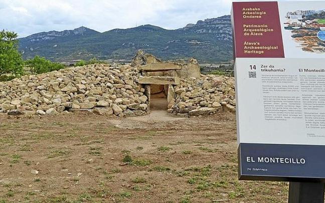 Dolmen de El Montecillo en Villabuena. Dolmen de El Montecillo en Villabuena.