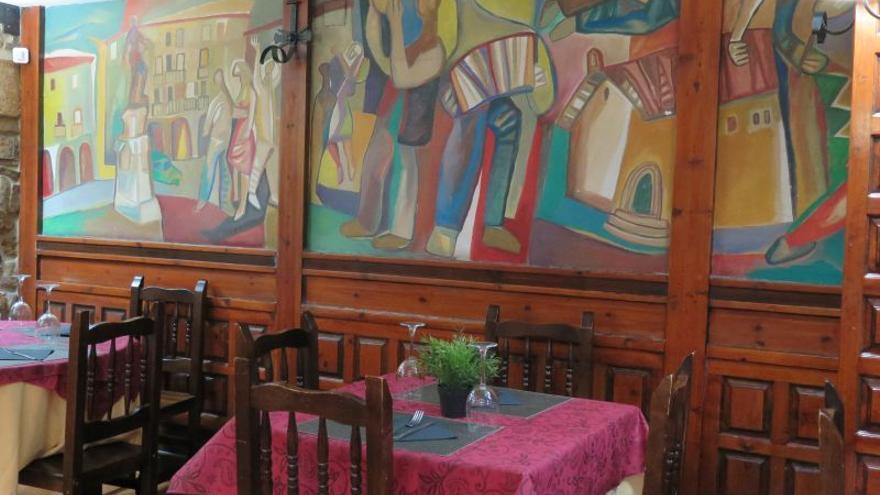 El mural del comedor del restaurante Ezkiotarra.