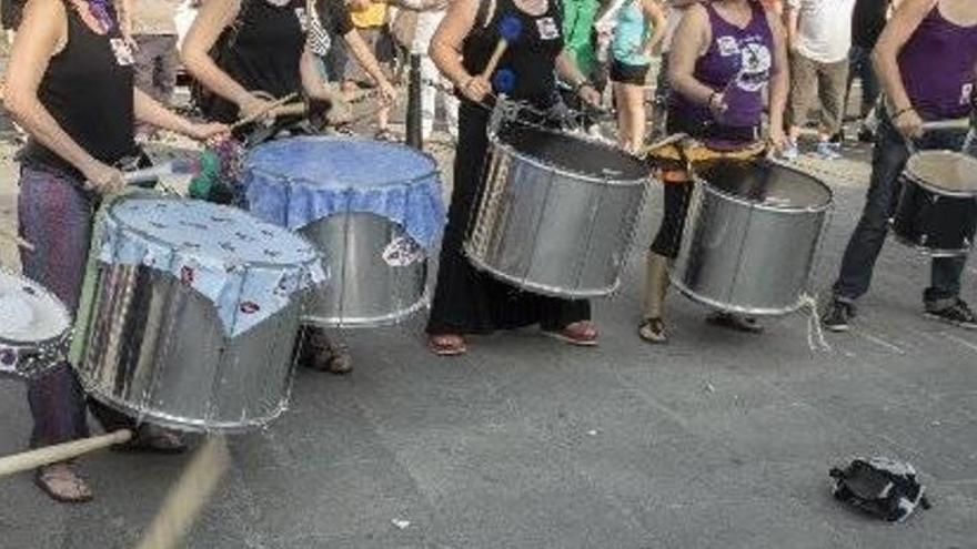Batucada feminista en Andoain.