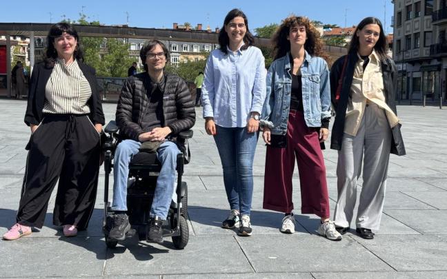 María José Noáin, Rubén Ávila, Nuria Alzaga, Ageda Blasco e Izaro Ieregi, esta mañana en San Juan.