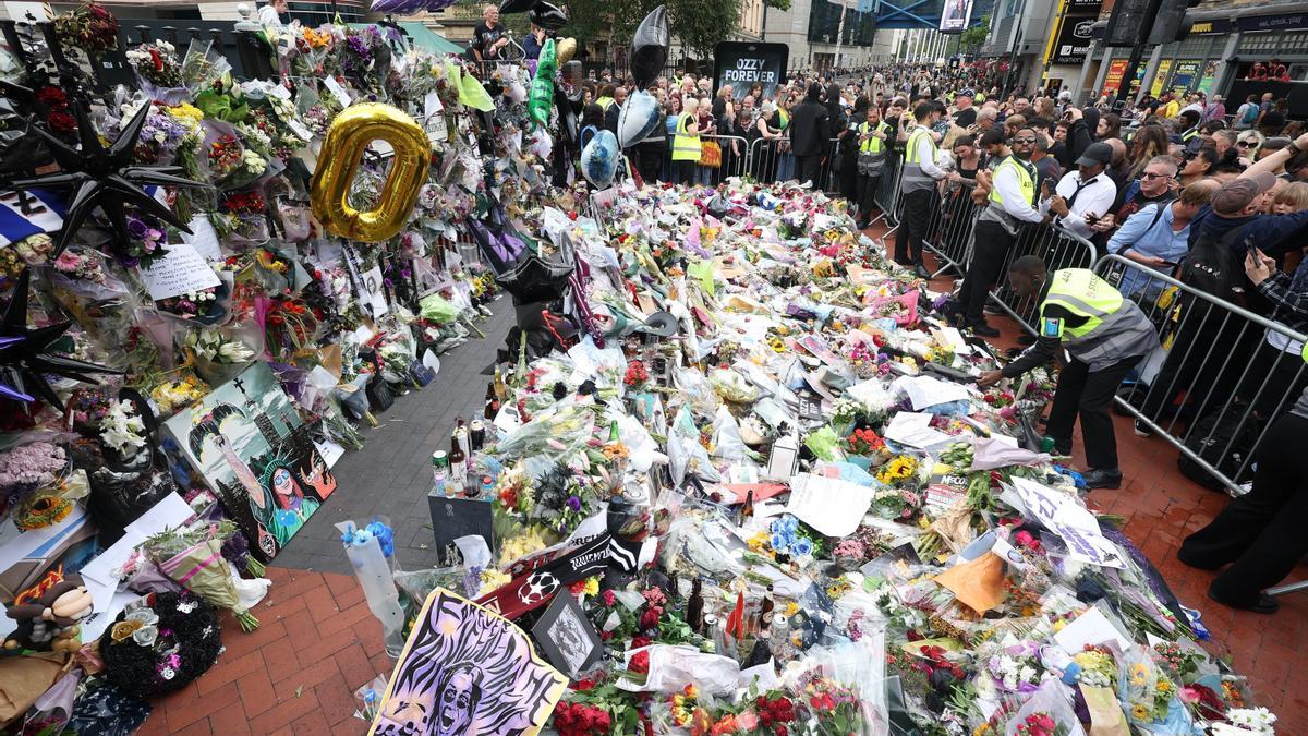Multitudinario funeral de Ozzy Osbourne en Birmingham