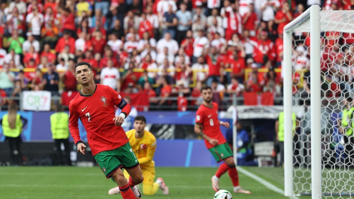 Cristiano Ronaldo durante el partido ante Turquía.