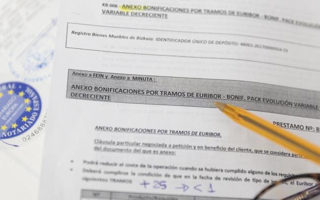 Documentación para la firma de una hipoteca, en una imagen de archivo. / Eduardo Parra Documentación para la firma de una hipoteca, en una imagen de archivo.