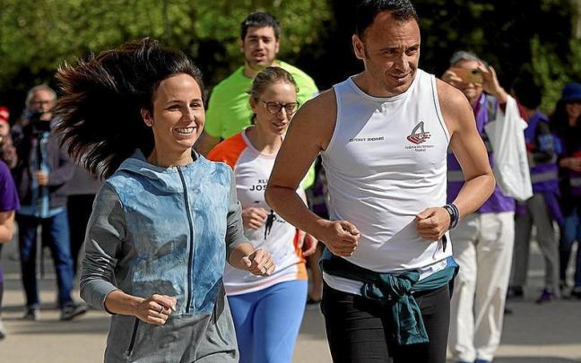 La secretaria general de Podemos, Ione Belarra, participó ayer en una carrera popular en el Parque de El Retiro.