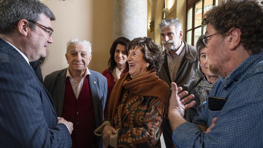 Bilbao coloca una placa en homenaje a la corporación municipal elegida en 1931, represaliada por el franquismo