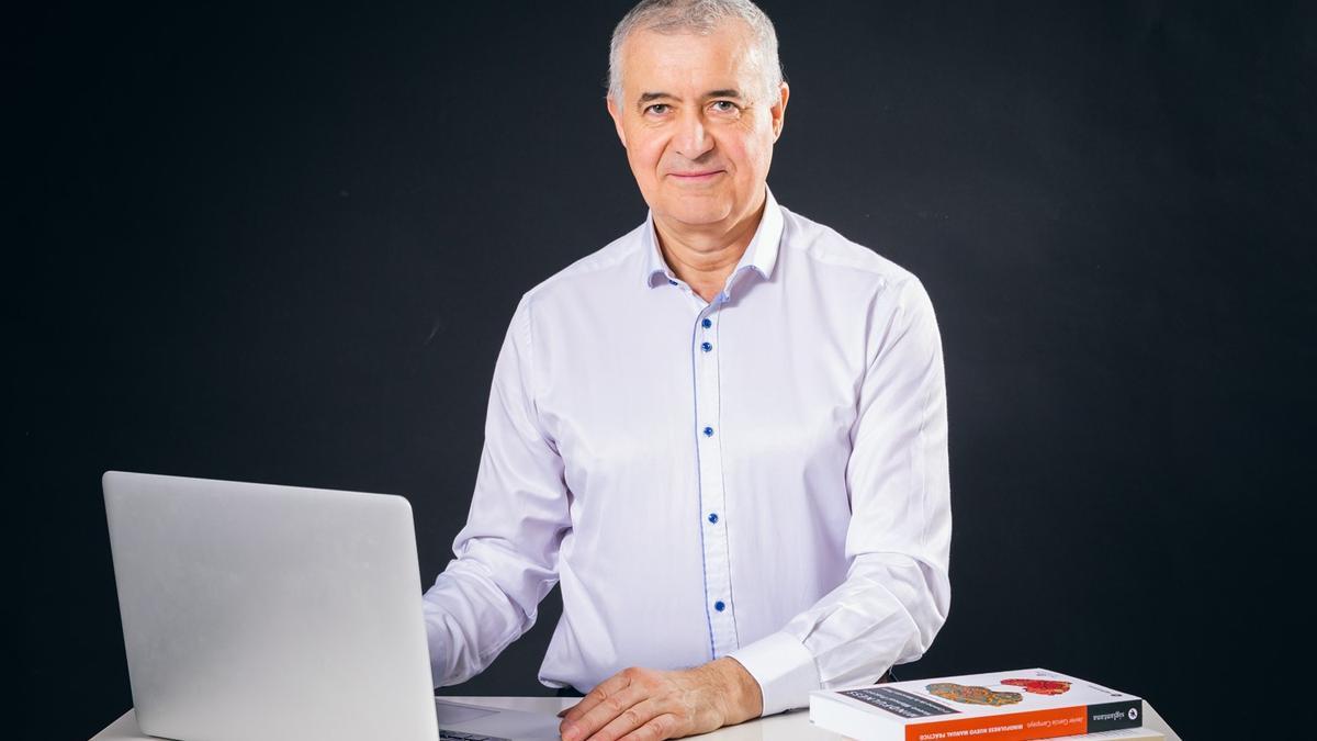 García Campayo ha publicado 200 artículos científicos